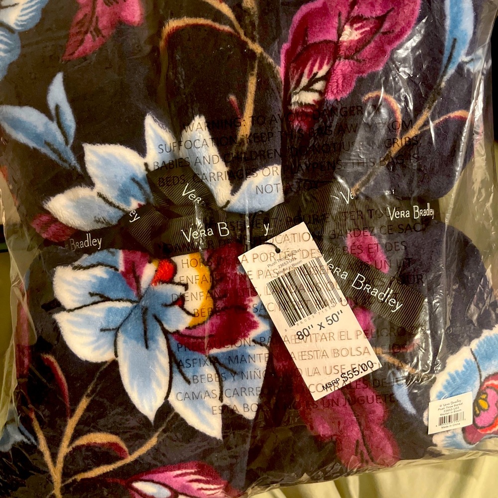 Vera Bradley Mayfair in Bloom pattern 80x50 throw blanket in packaging